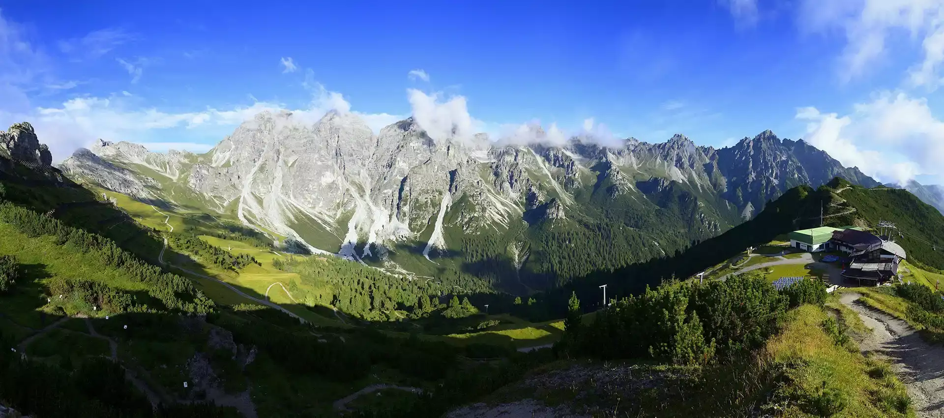 TVBStubaiTirol-Schlick2000_Panorama_Kalkkoegel.webp