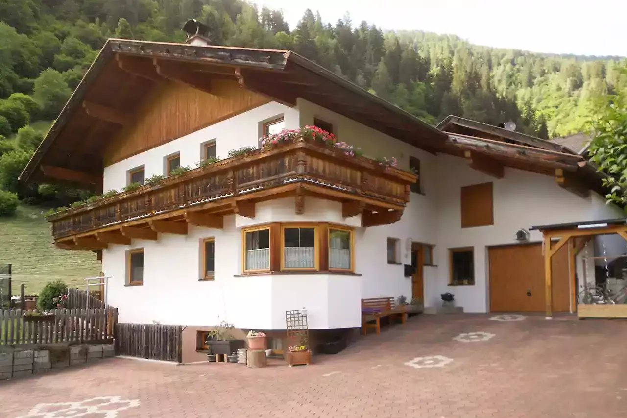 Hausansicht Apartment Krug Neustift